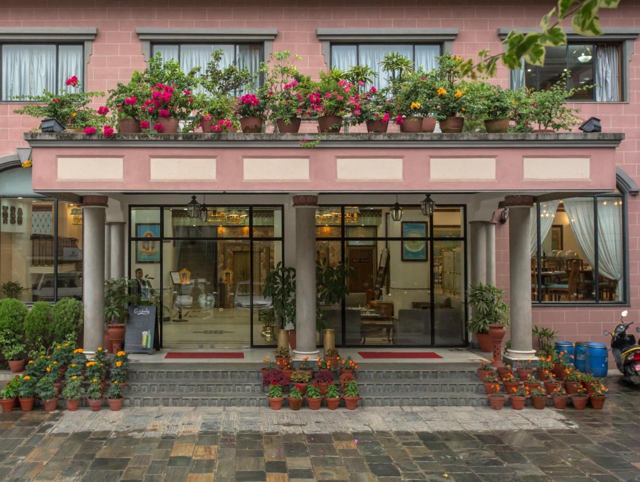 Hotel Le Himalaya Kathmandu Exterior photo